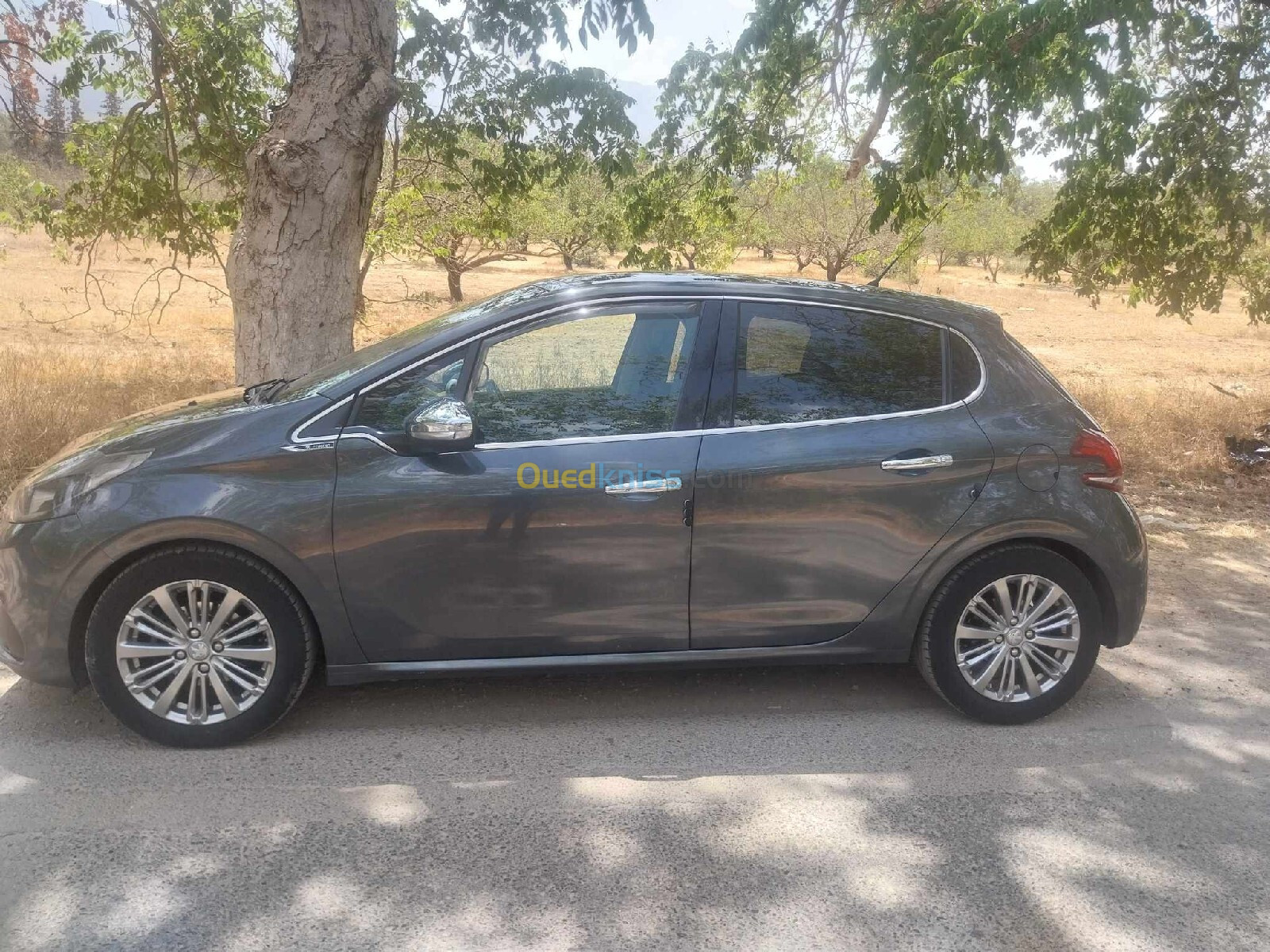 Peugeot 208 2015 Allure Facelift