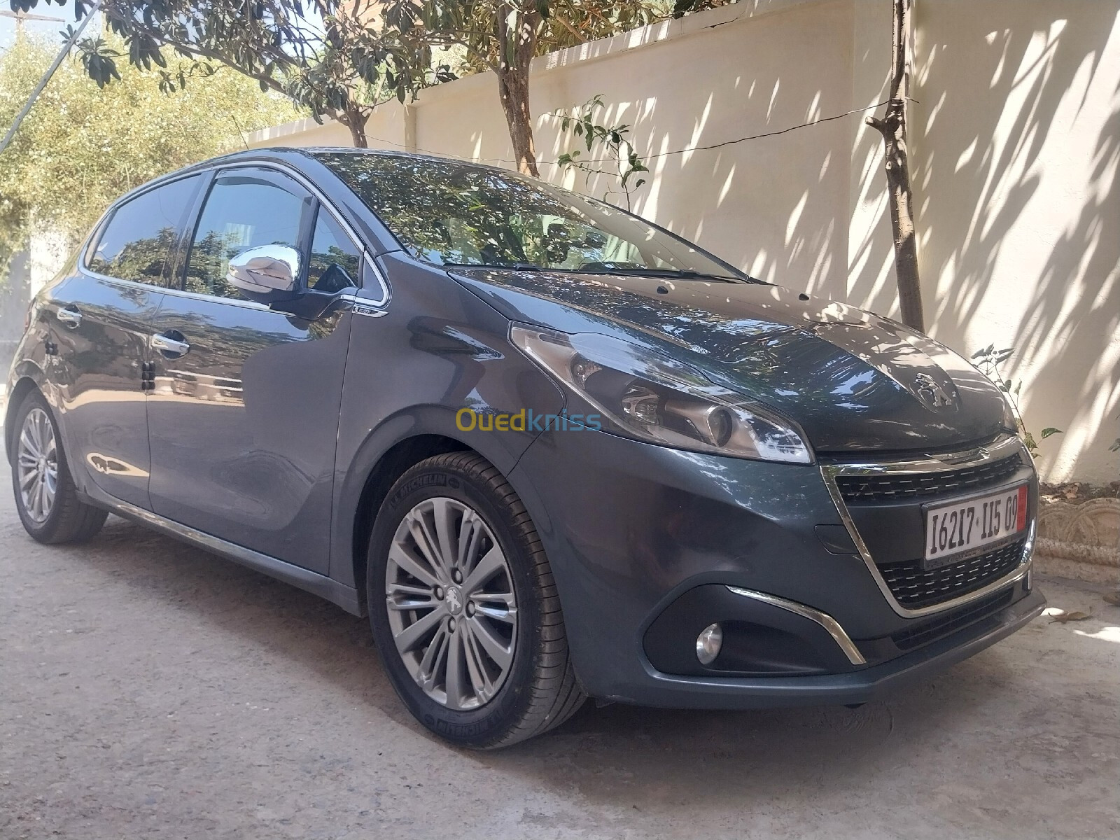 Peugeot 208 2015 Allure Facelift