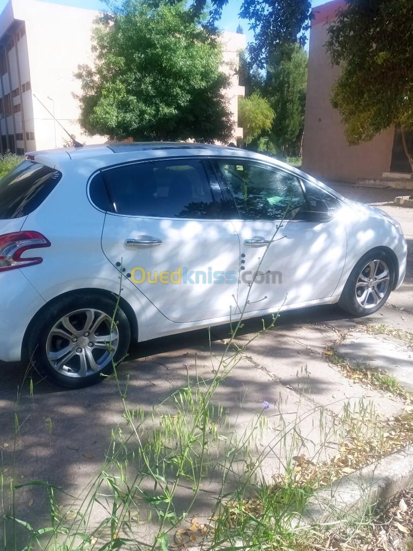 Peugeot 208 2013 Allure