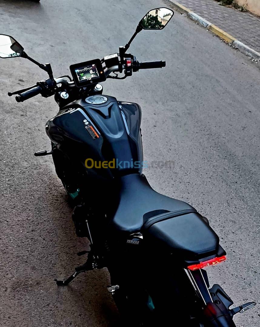 YAMAHA MT07 TABLETTE 2023