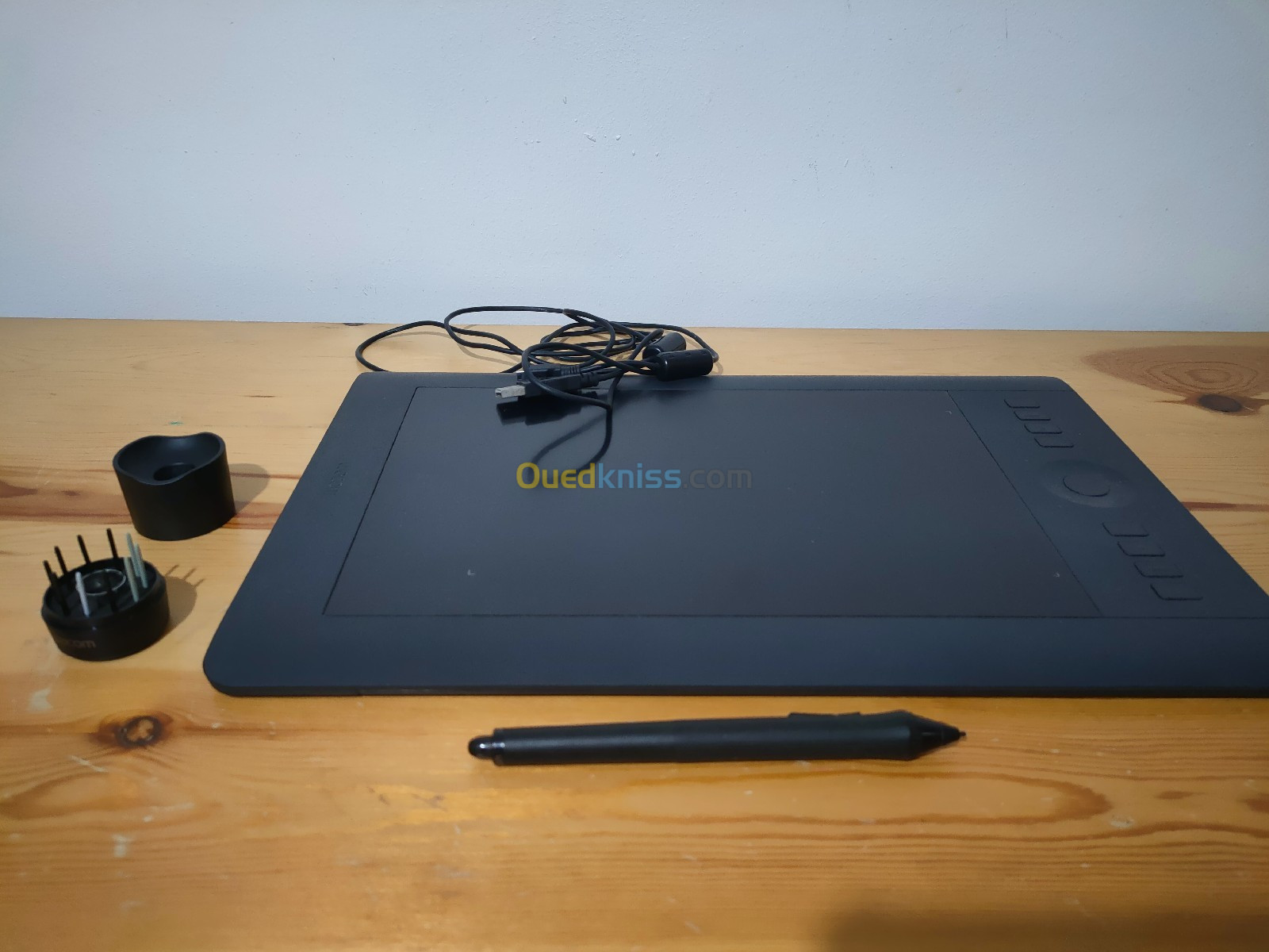 WACOM INTUOS PRO P-651