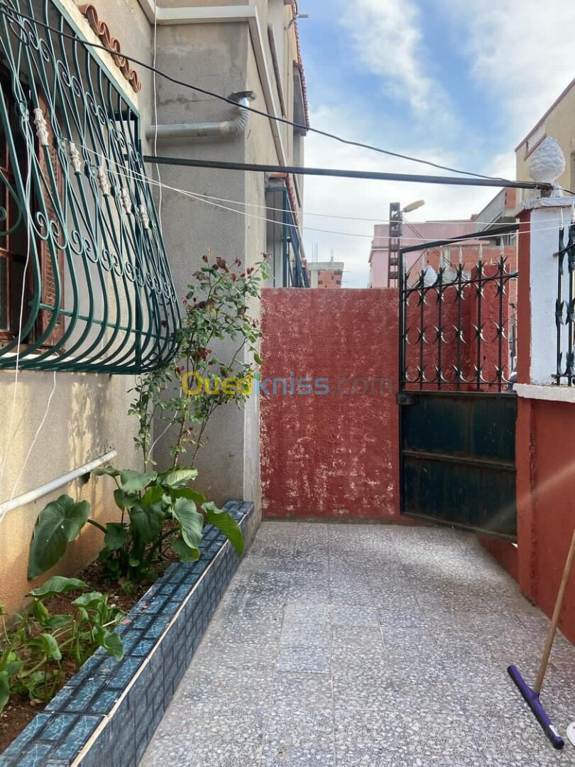 Location vacances Niveau De Villa F2 Alger Bordj el kiffan