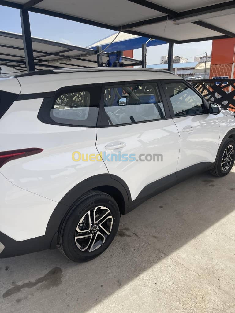 Kia Carens 2023 