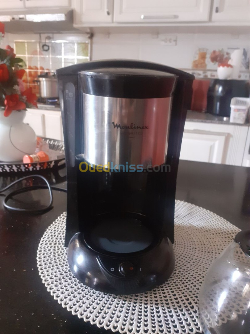 Cafetière Filtre MOULINEX  NOIR 10-15 Tasses 