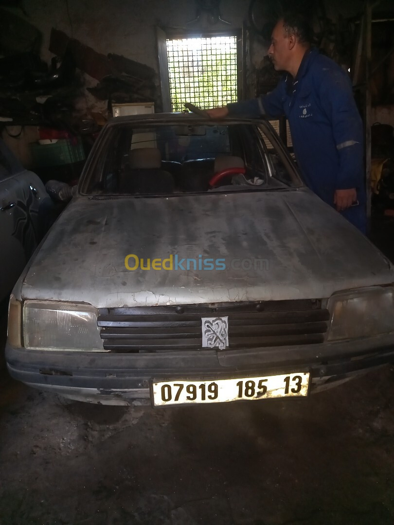 Peugeot 205 1985 205