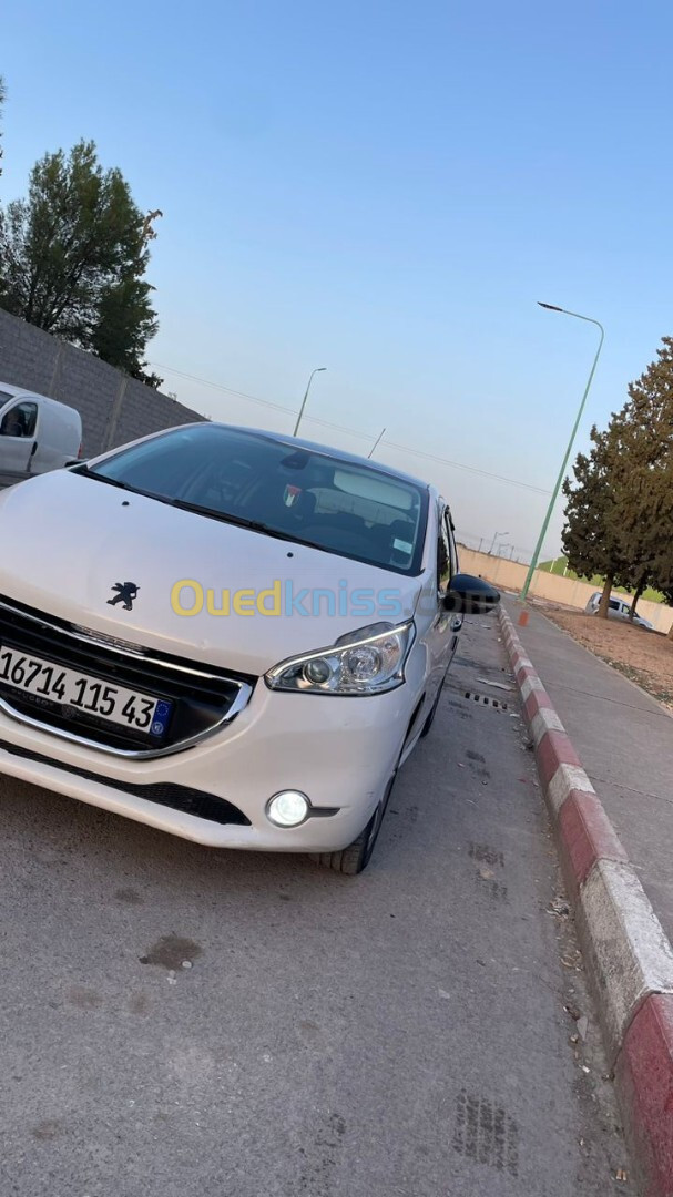 Peugeot 208 2015 Allure