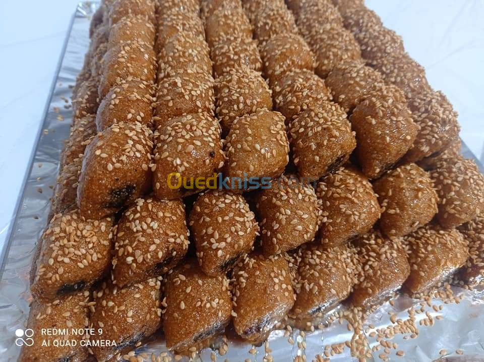 Cuisine, gâteaux orientaux مساعدة لطبخ الحلويات التقليدية