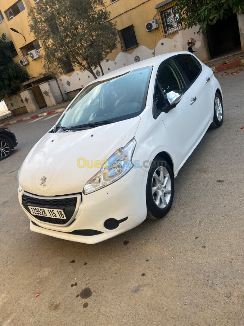 Peugeot 208 2015 Silver Line