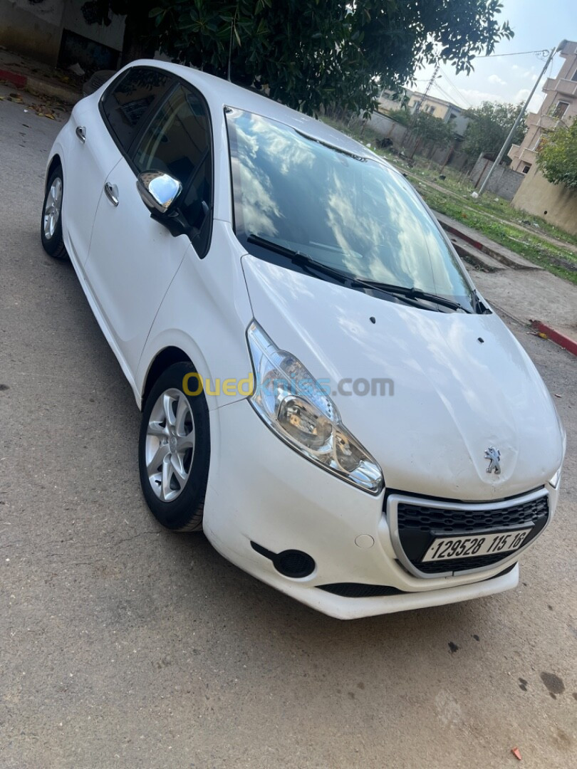 Peugeot 208 2015 Silver Line