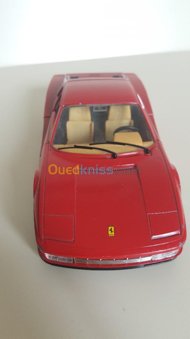 Voiture miniature Ferrari la fameuse Tastarossa 1984 burago Italy 1 24 