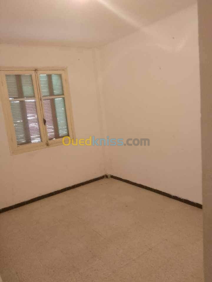 Location Appartement F3 Boumerdès Corso