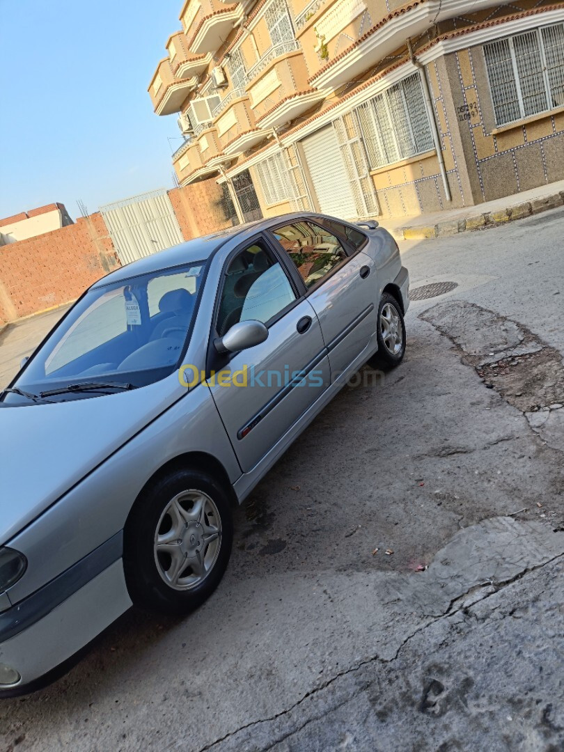 Renault Laguna 1 2001 Laguna 1