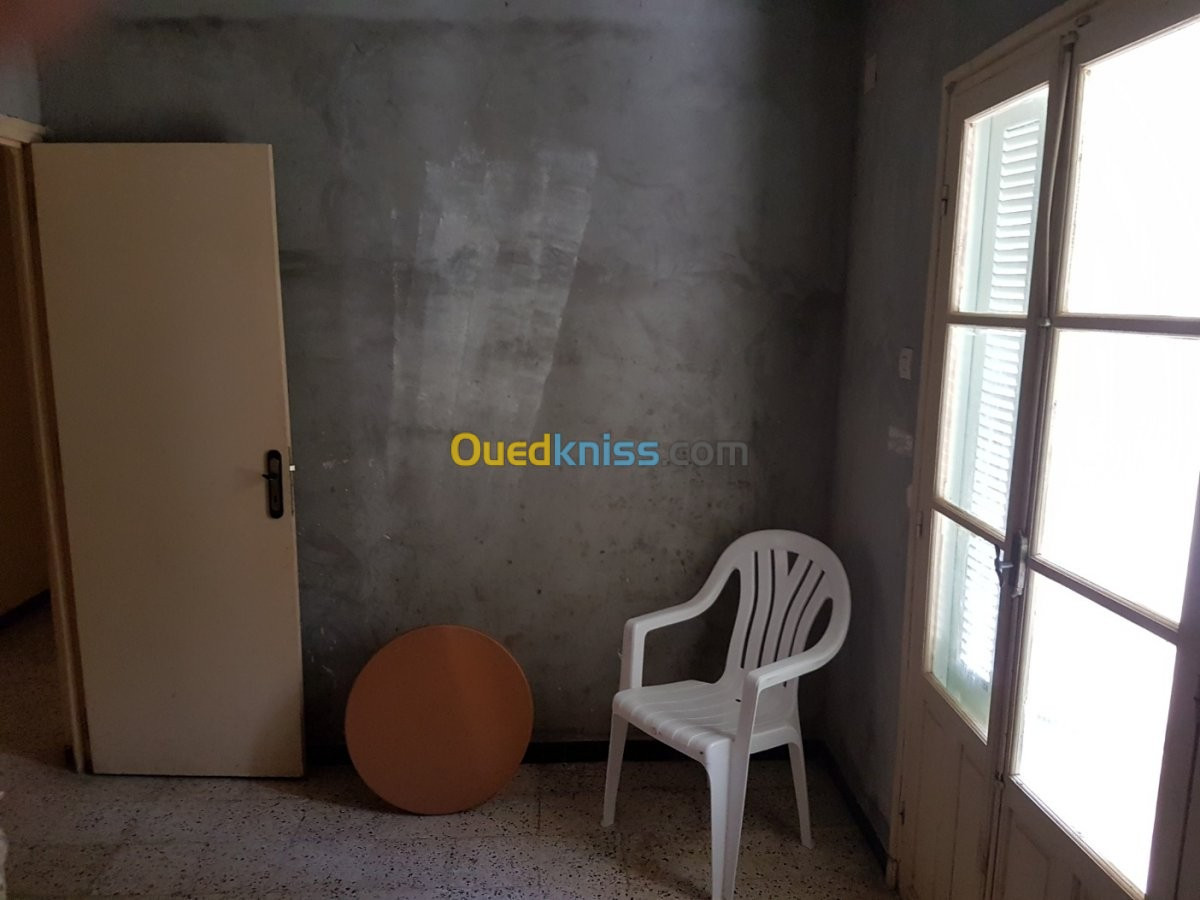 Location Appartement F4 Jijel Jijel