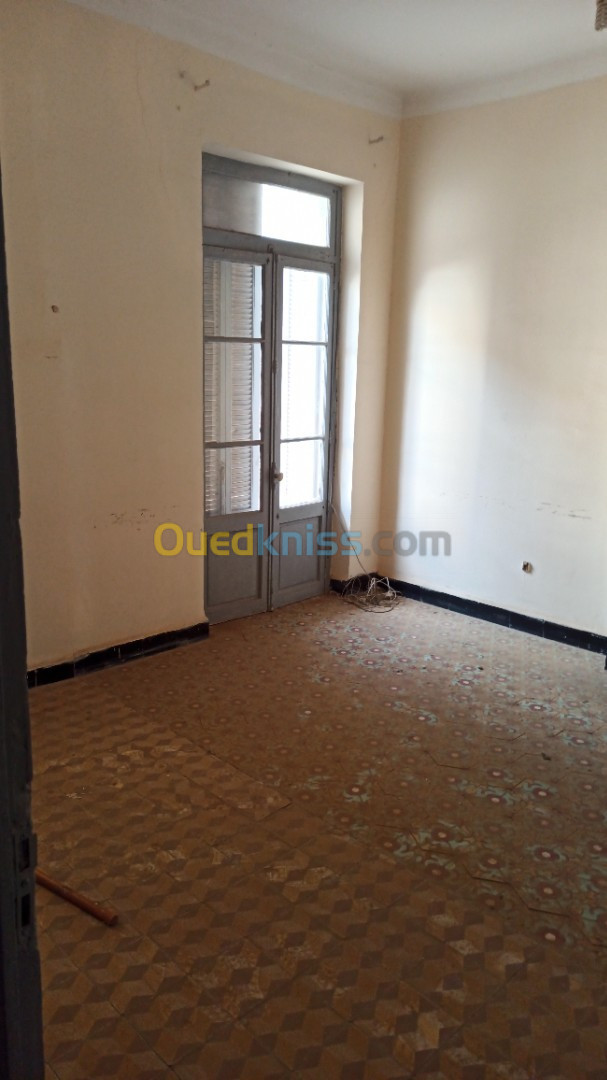 Location Appartement F4 Alger Hussein dey