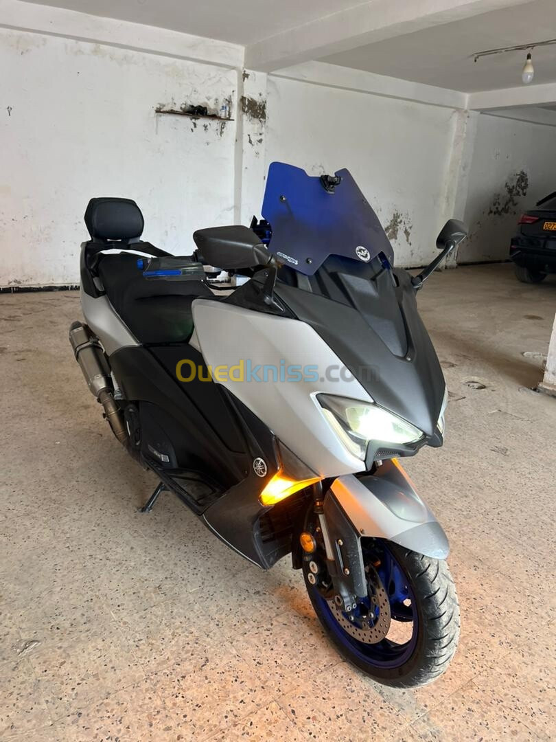 Yamaha Tmax 2017