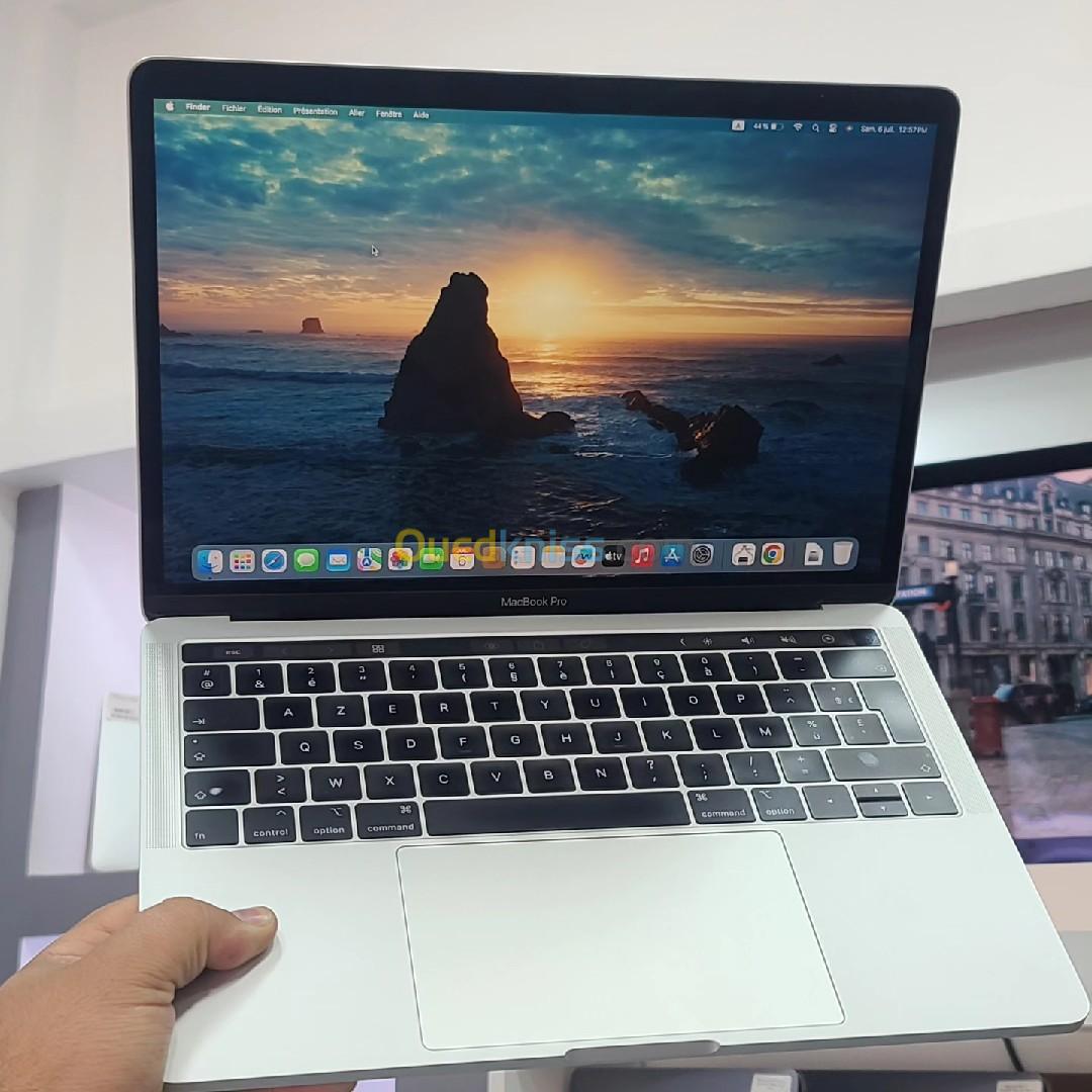 MACBOOK Pro 2018 TouchBar . intel i5 2.3Ghz . 8 Gb Ram .512 GB ssd . cycle : 233