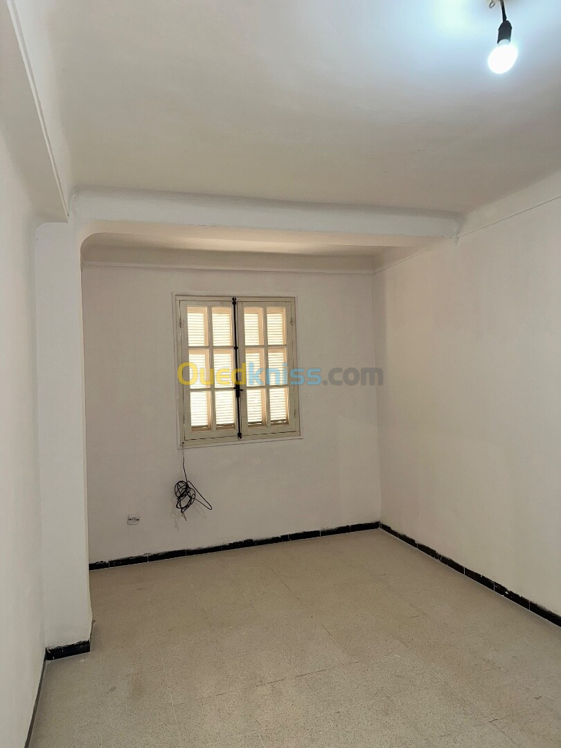 Location Appartement F4 Alger Souidania