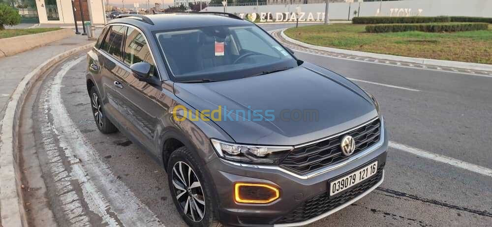 Volkswagen T-Roc 2021 Drive