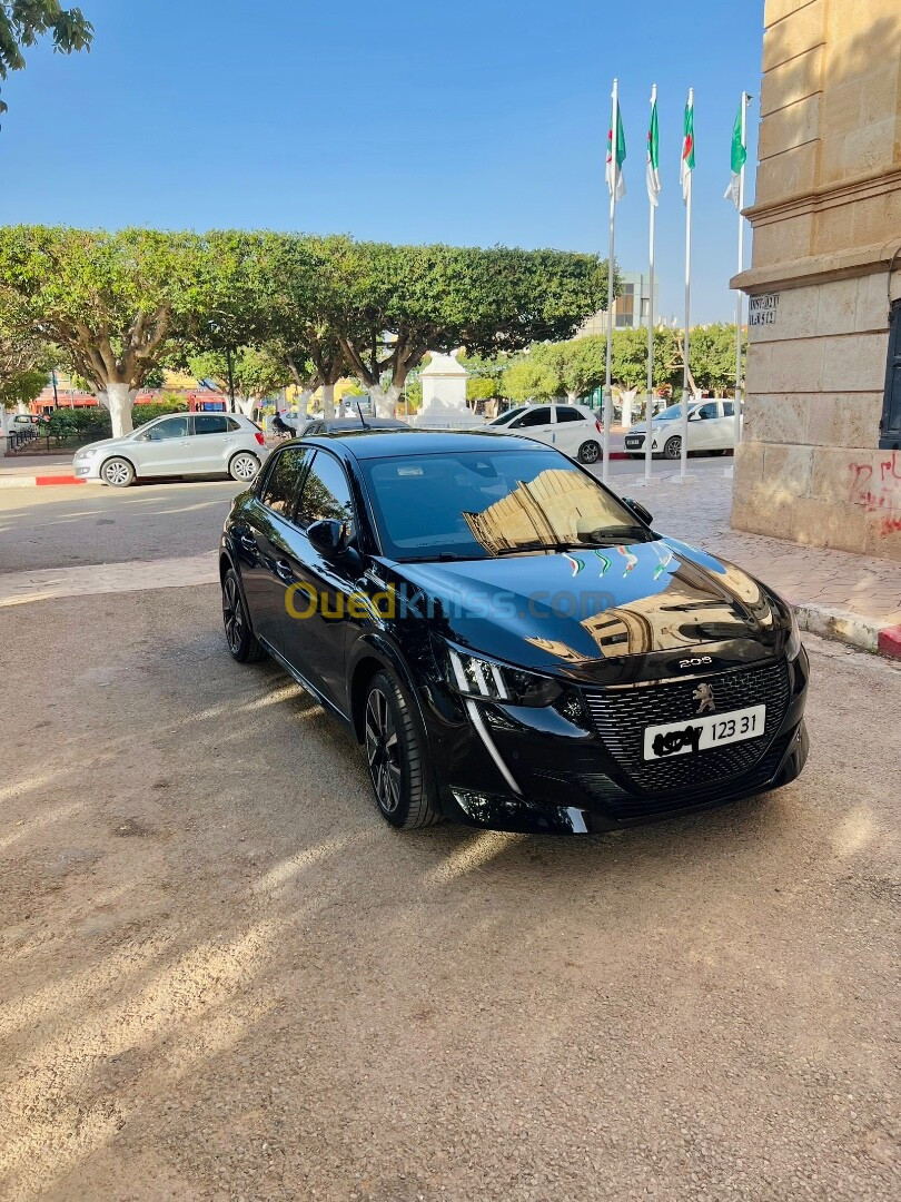 Peugeot 208 2023 Gt