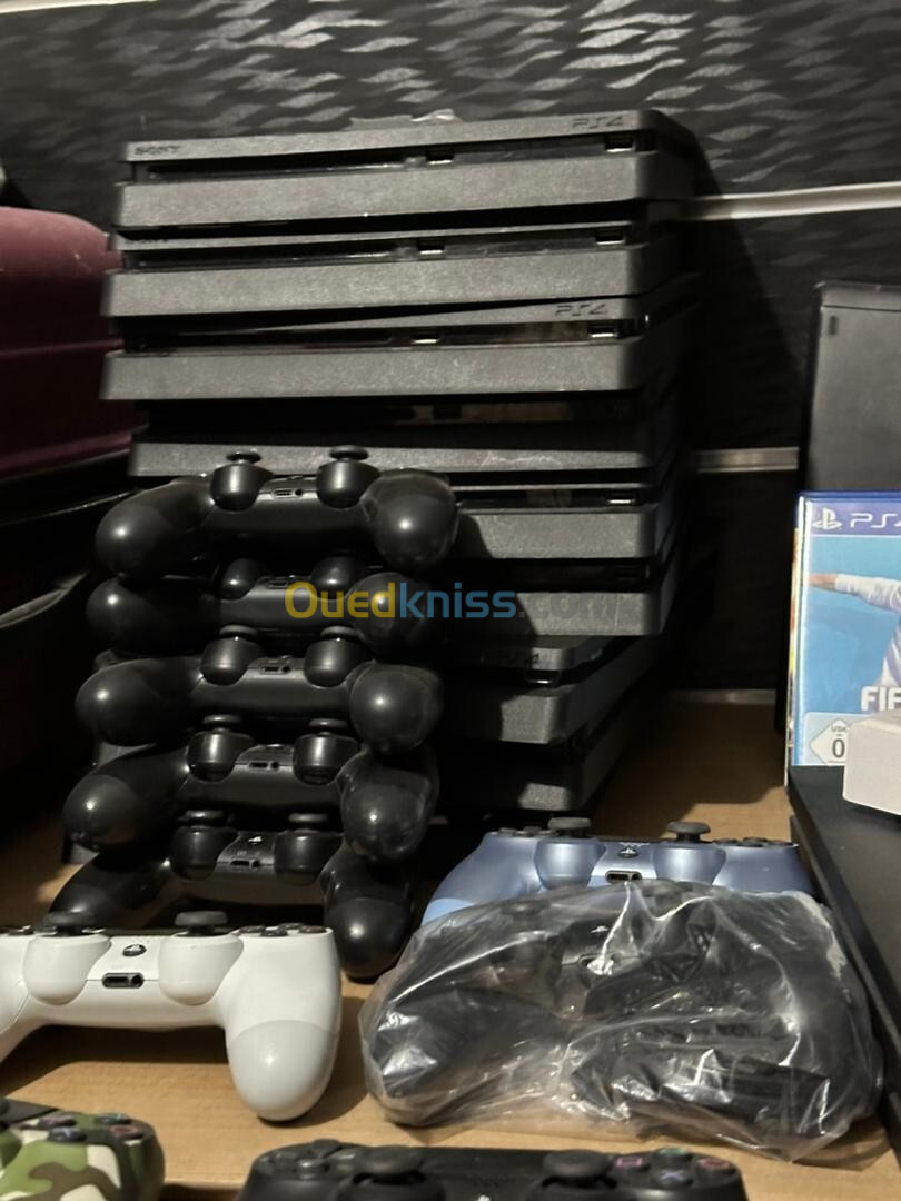 19 PlayStation 4 Slim Venu de Allmagne