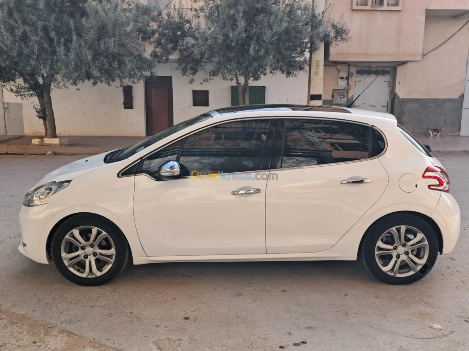 Peugeot 208 2015 Allure