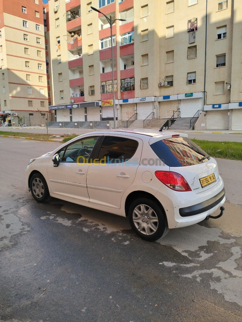 Peugeot 207 2013 207+