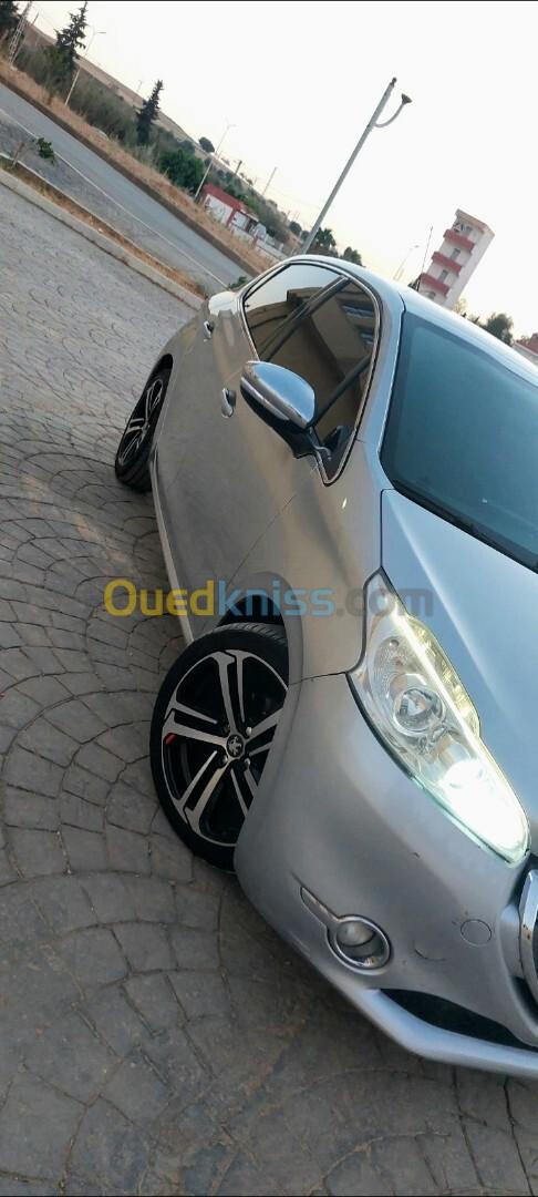 Peugeot 208 2012 Allure