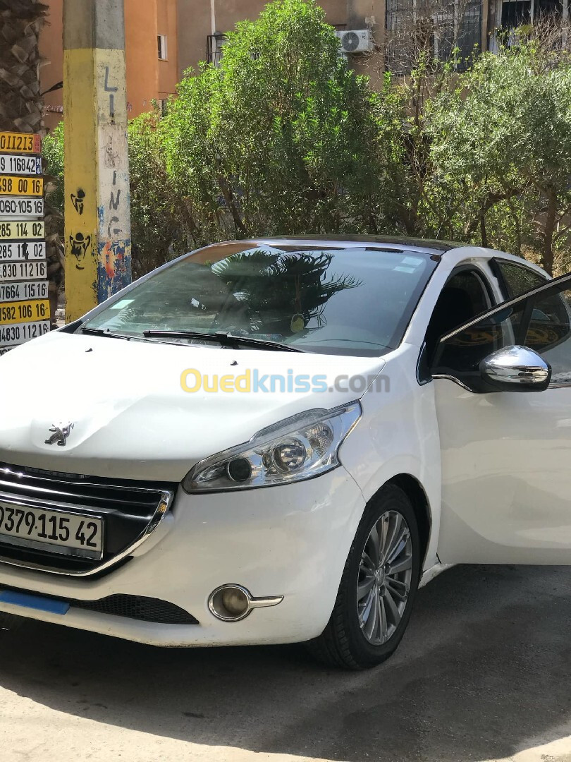 Peugeot 208 2015 Allure Facelift