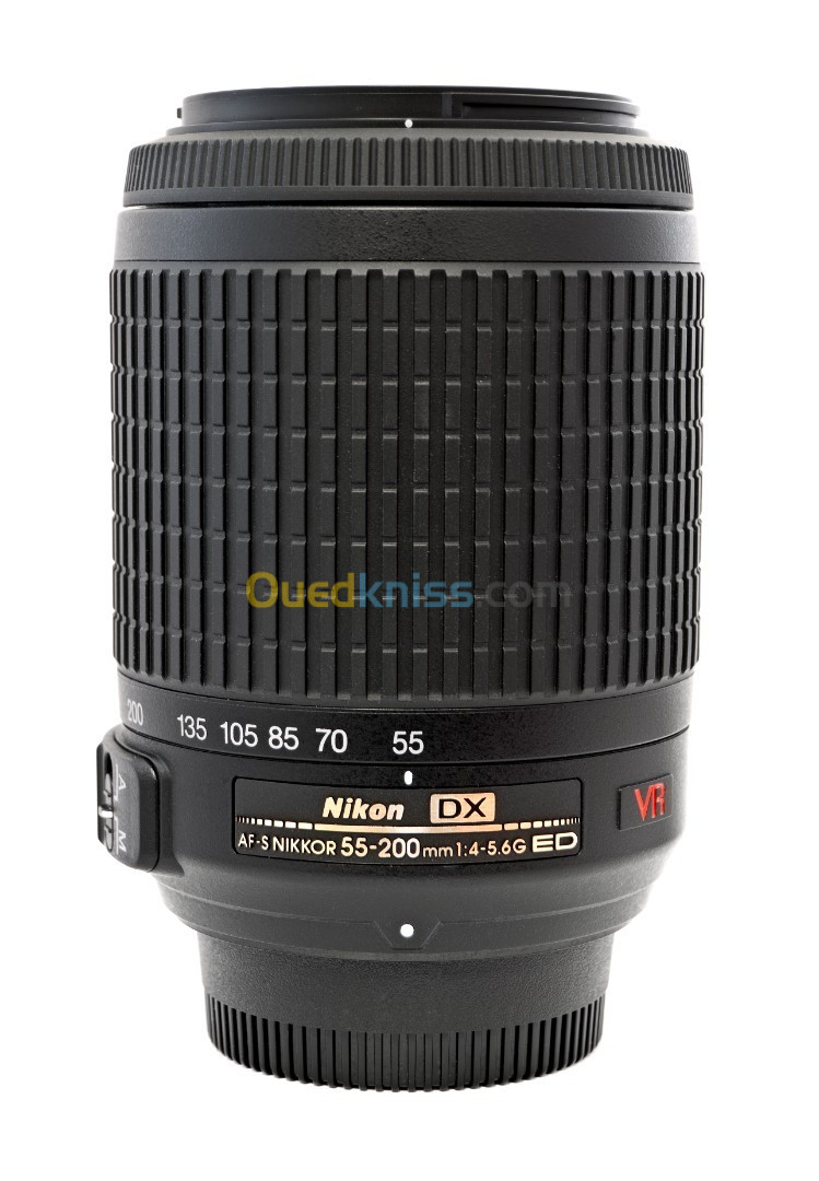 Nikon_DX_AF-S_NIKKOR_55-200mm_4-5.6_ED_VR