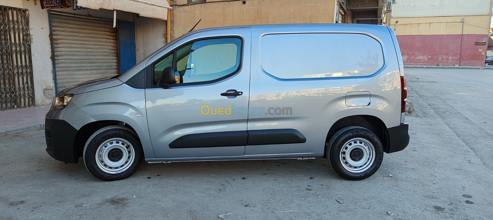 Fiat Doblo 2024 Oren 2 place