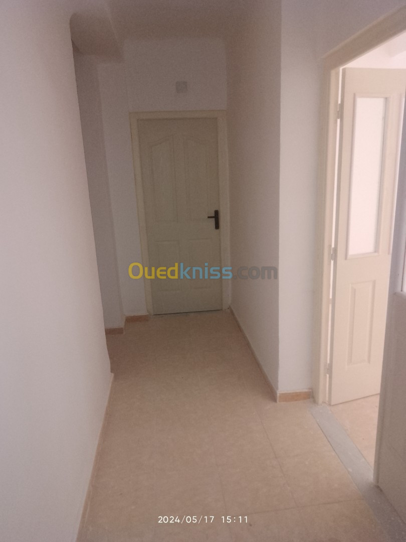 Location Appartement F4 Constantine Didouche mourad