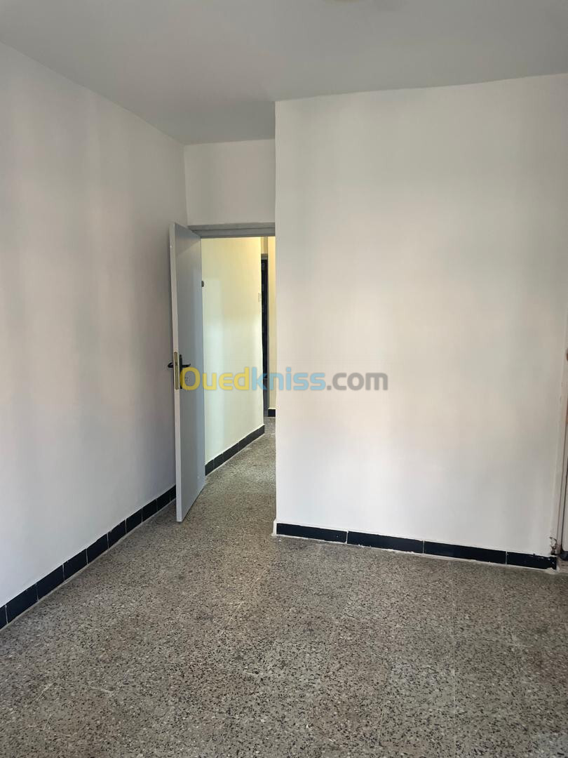 Location Appartement F4 Alger Bab ezzouar