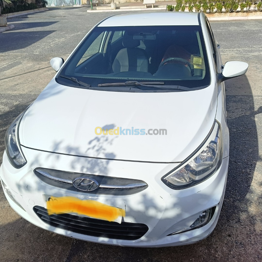 Hyundai Accent RB  4 portes 2017 Accent RB  4 portes