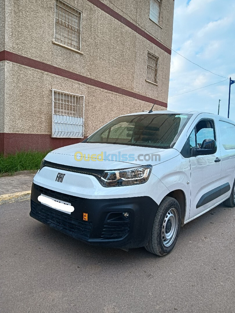 Fiat Doblo italien 2023 