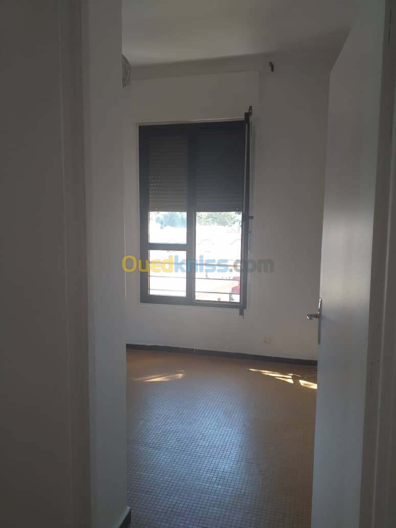 Location Appartement F2 Alger Hydra