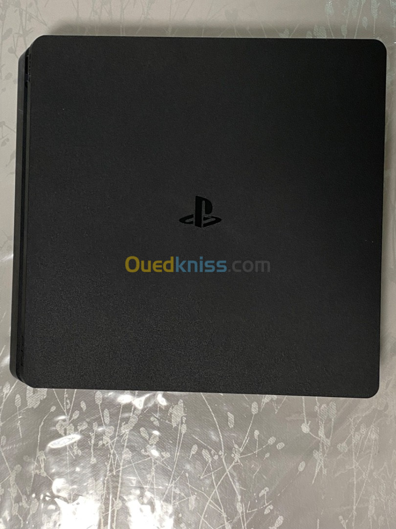 PlayStation 4 slim 500gb