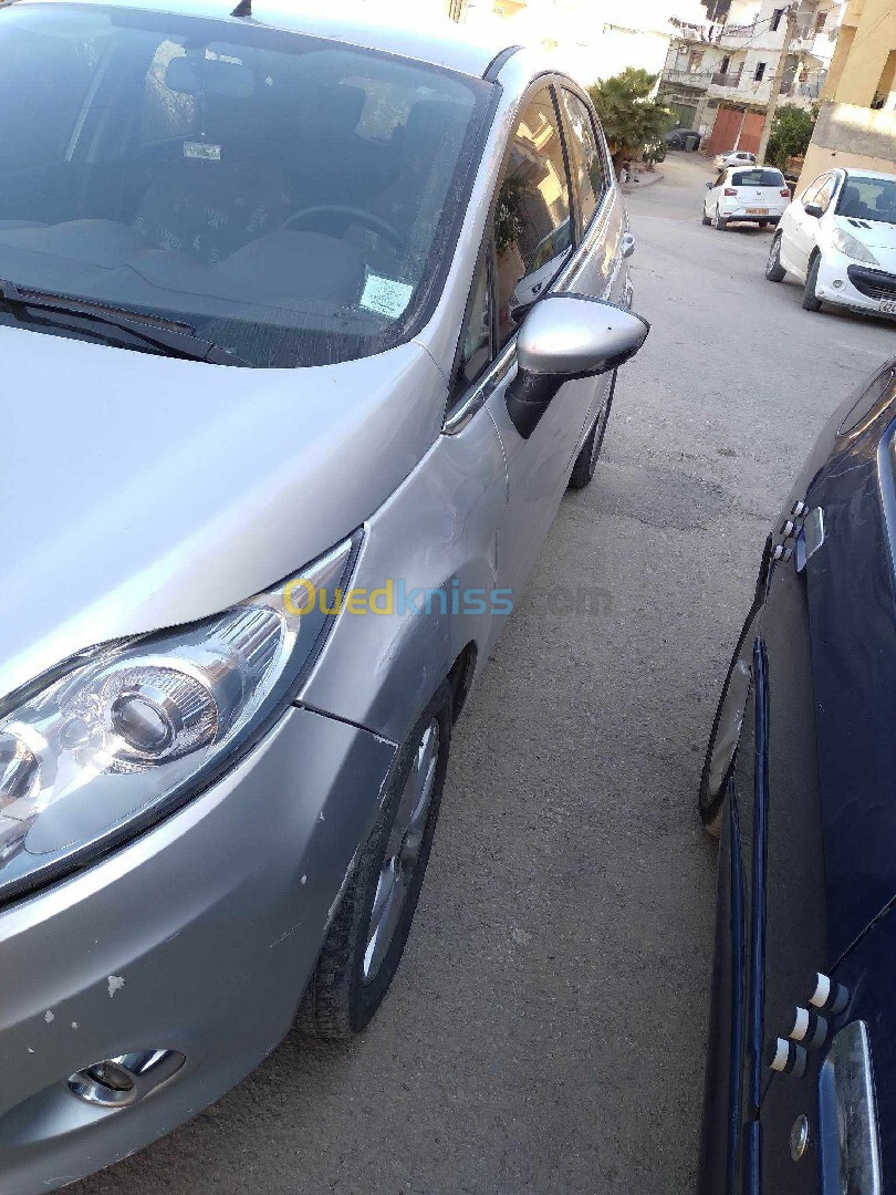 Ford Fiesta 2012 Titanium