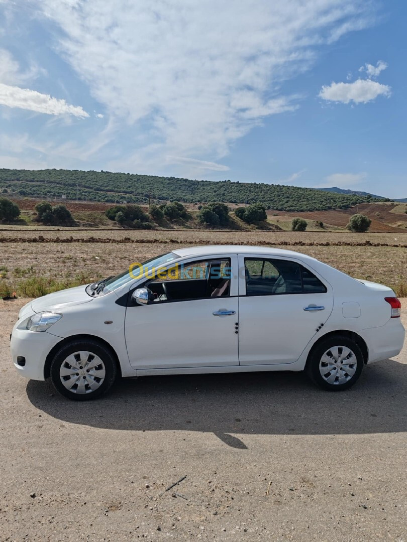 Toyota Yaris Sedan 2012 Yaris Sedan