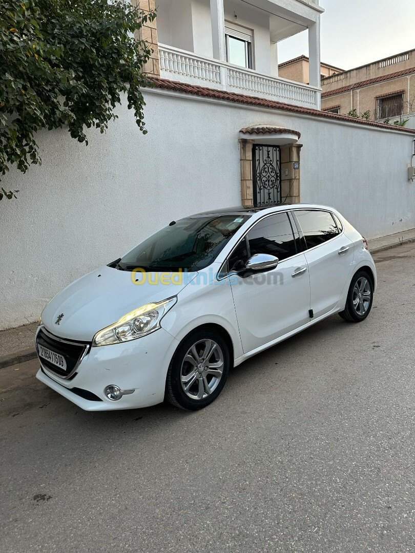 Peugeot 208 2015 Allure