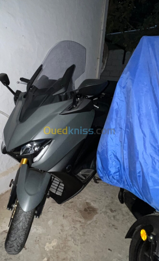 Yamaha Tmax 560 2022