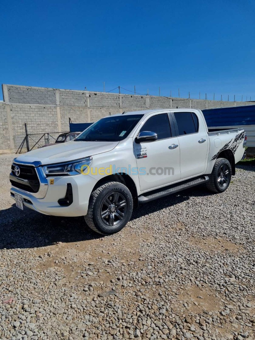 Toyota Hilux 2022 LEGEND DC 4x4