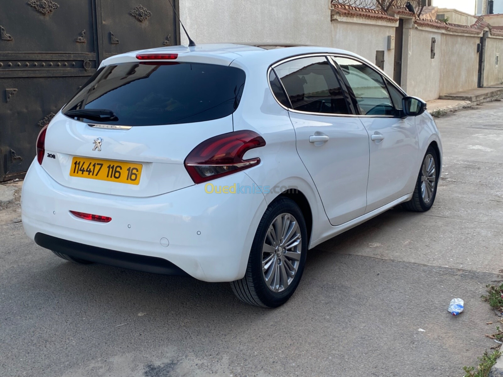 Peugeot 208 2016 Allure Facelift