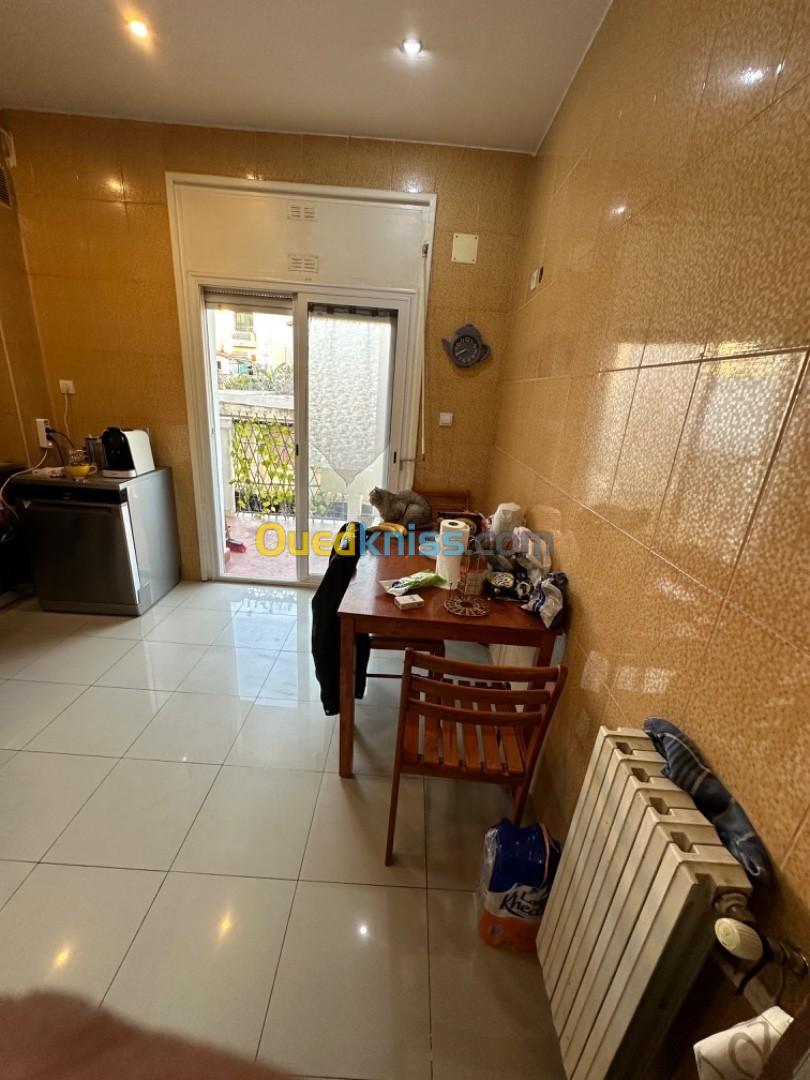 Location vacances Appartement F3 Alger Bab ezzouar