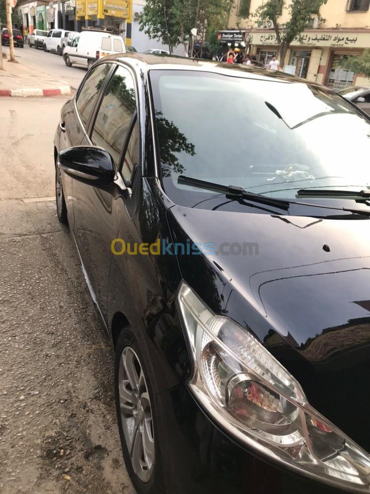 Peugeot 208 2013 208