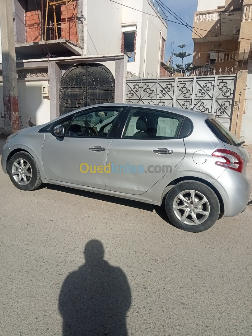 Peugeot 208 2015 Active