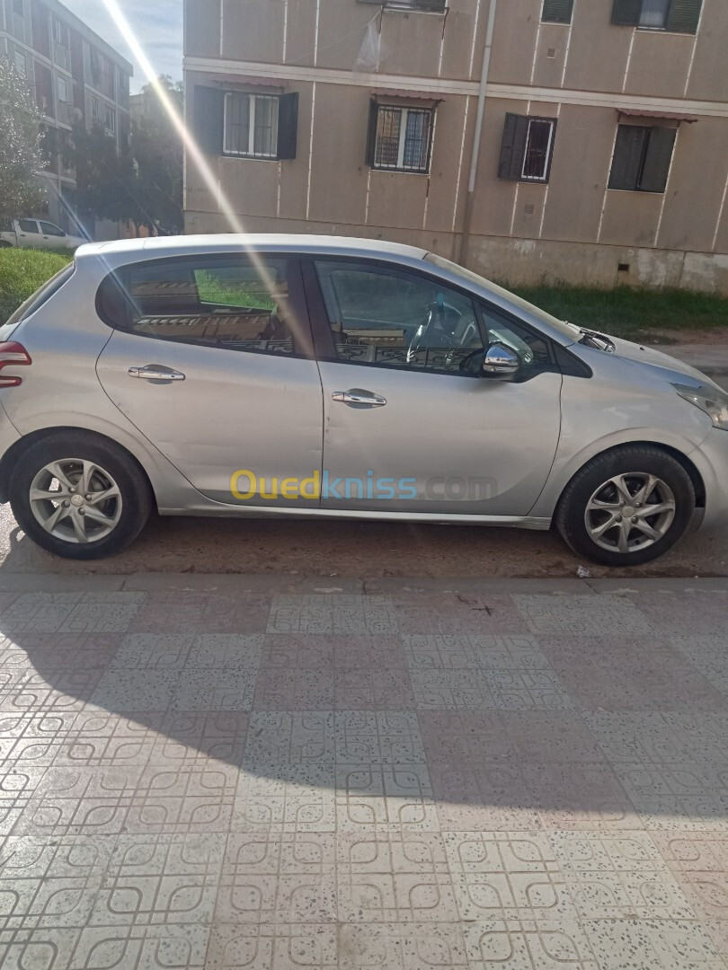 Peugeot 208 2015 Active