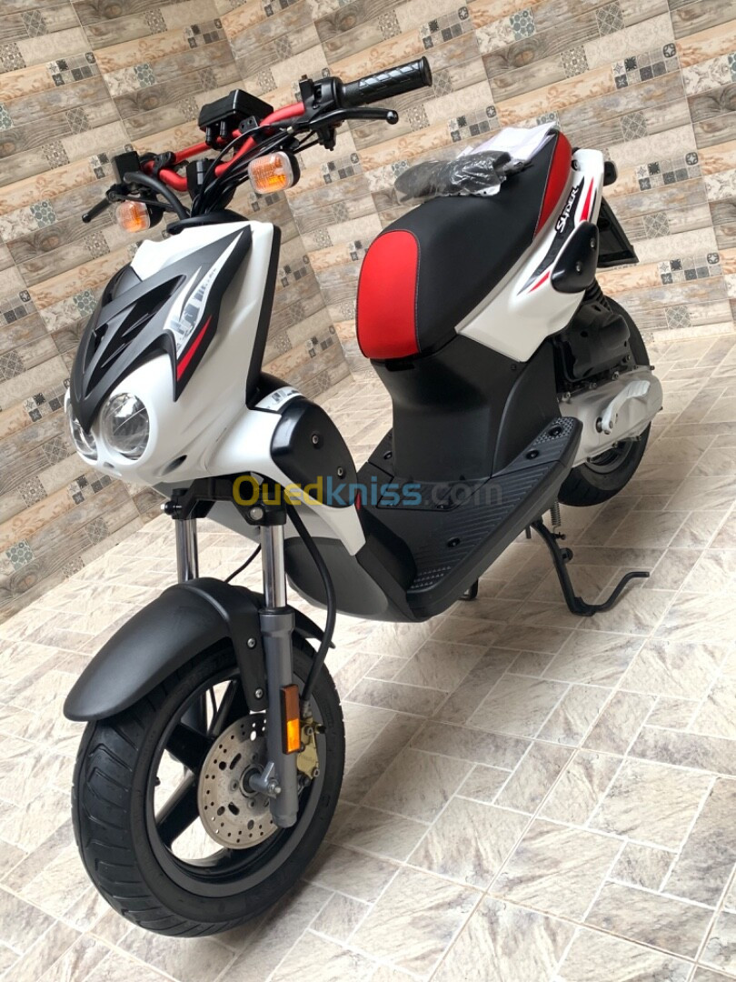 Slidar Yamaha mbk 