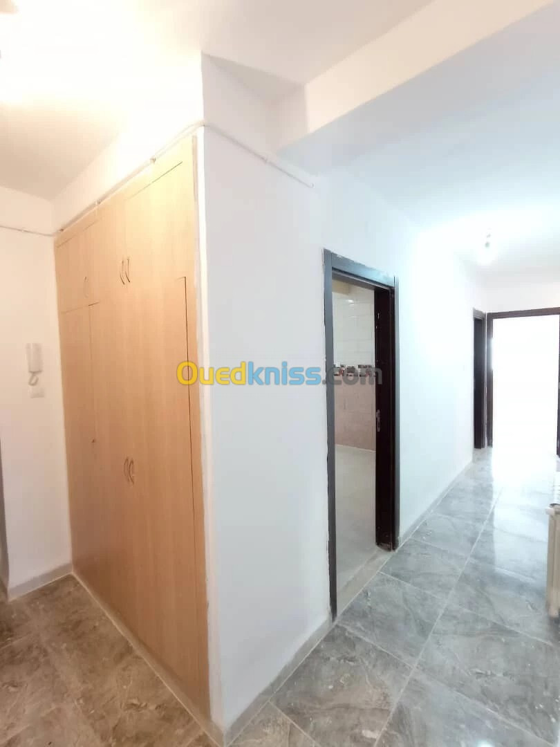 Location Appartement F4 Alger Bordj el bahri