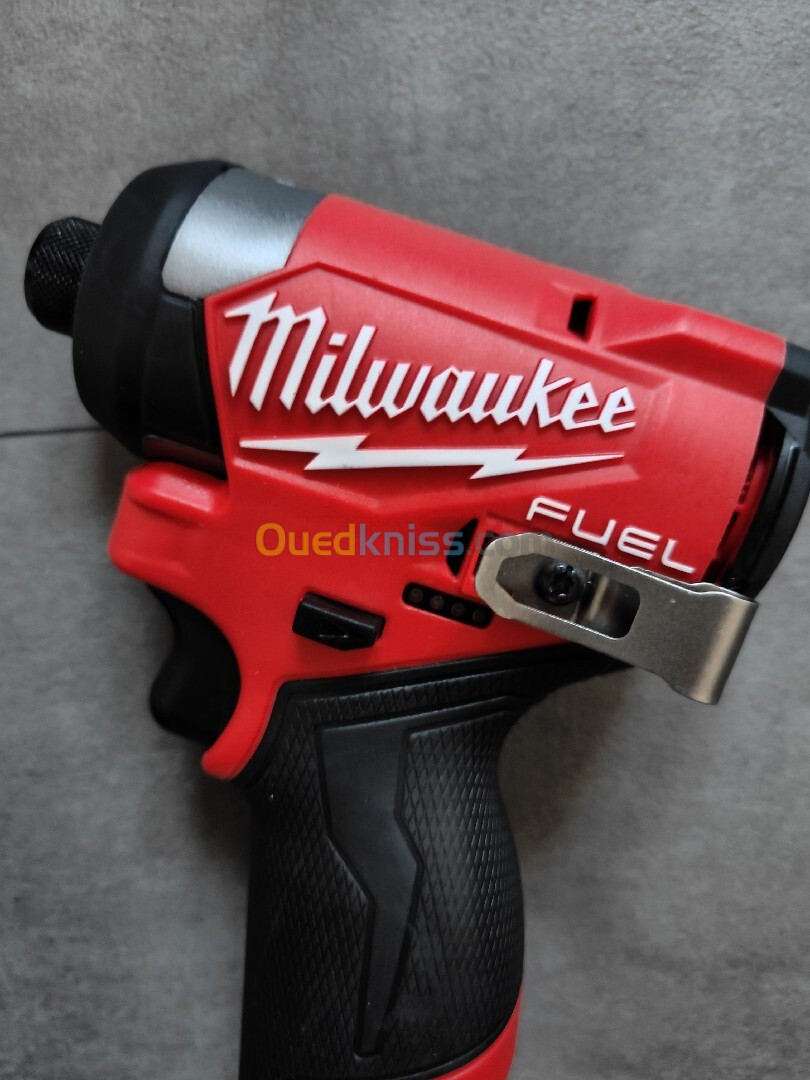 Milwaukee M12 visseuse à chocs 