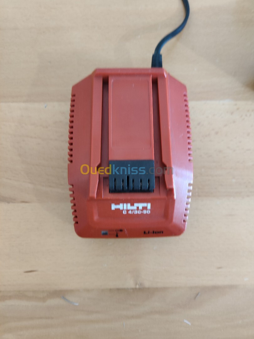 Hilti chargeur batterie 22V C4